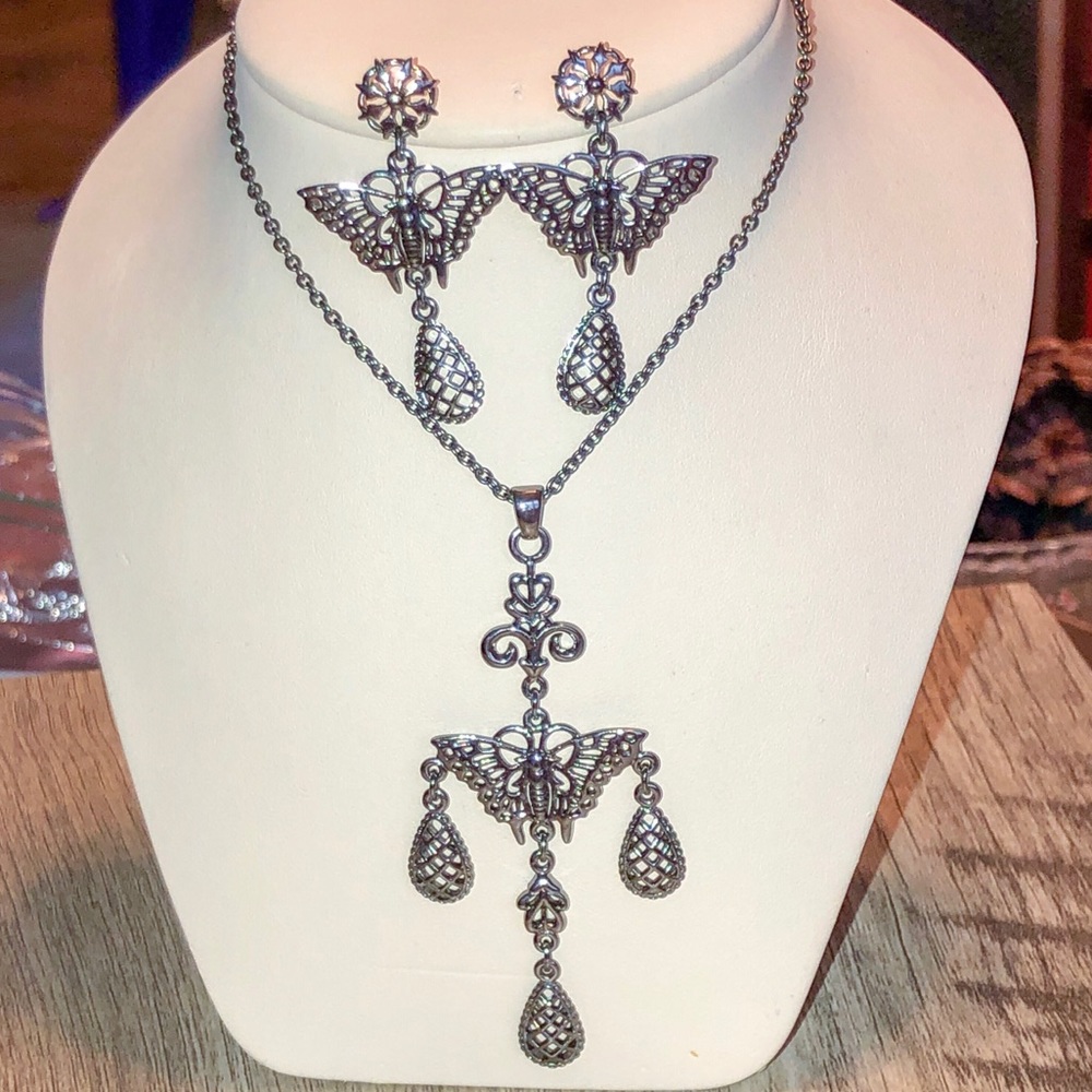 Butterfly Necklace and Earring Set